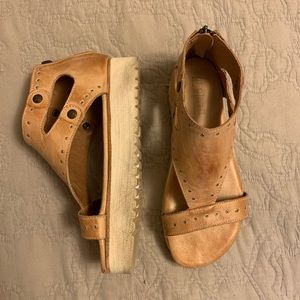 Bed Stu Soni Platform Sandal